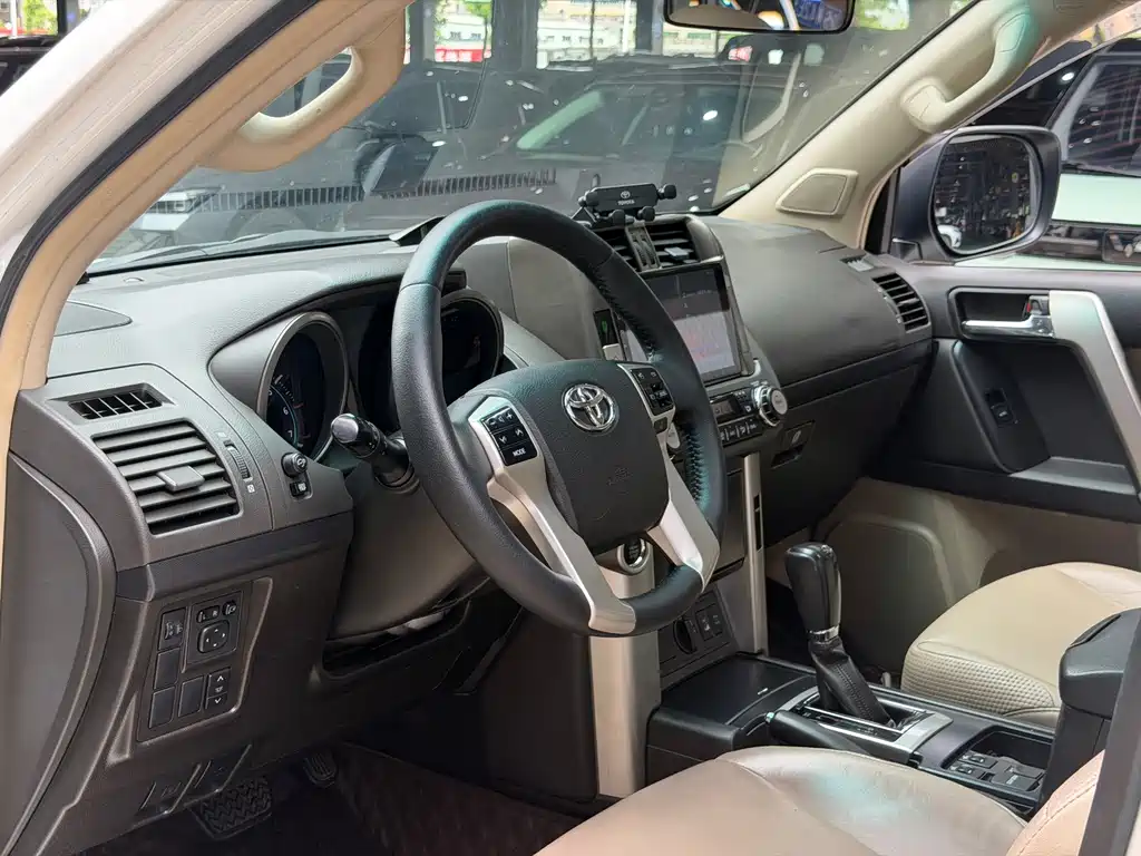 Toyota Prado — миниатюра 7