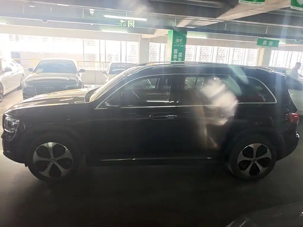 Mercedes-Benz GLB — миниатюра 25