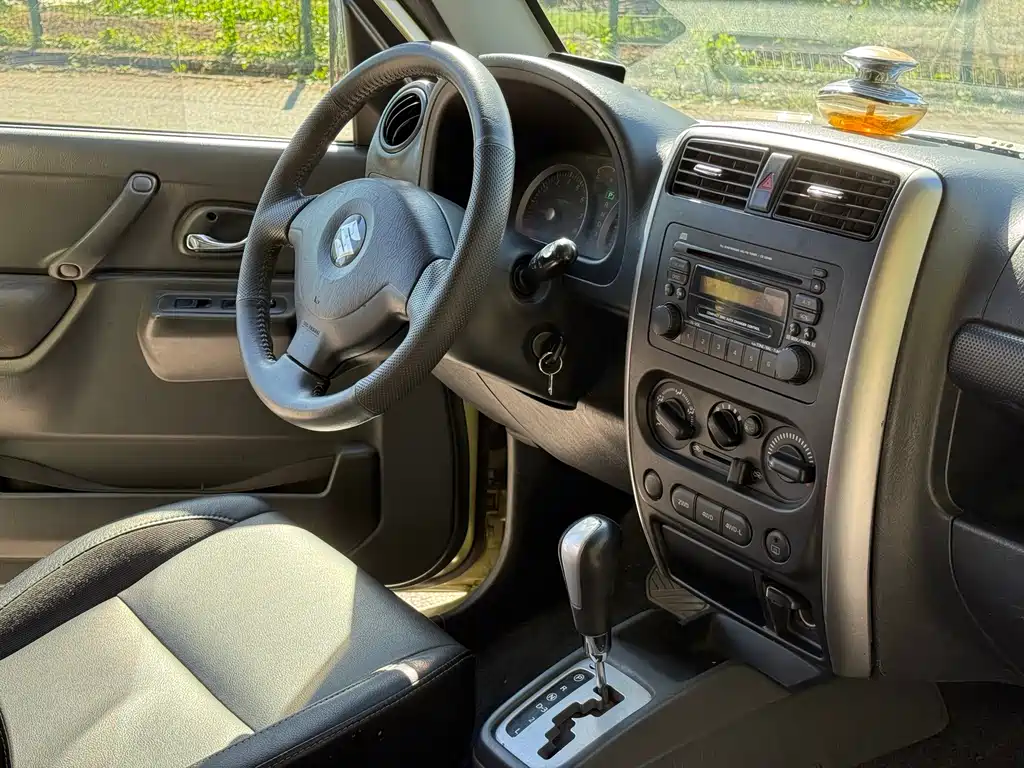Suzuki Jimny — миниатюра 6