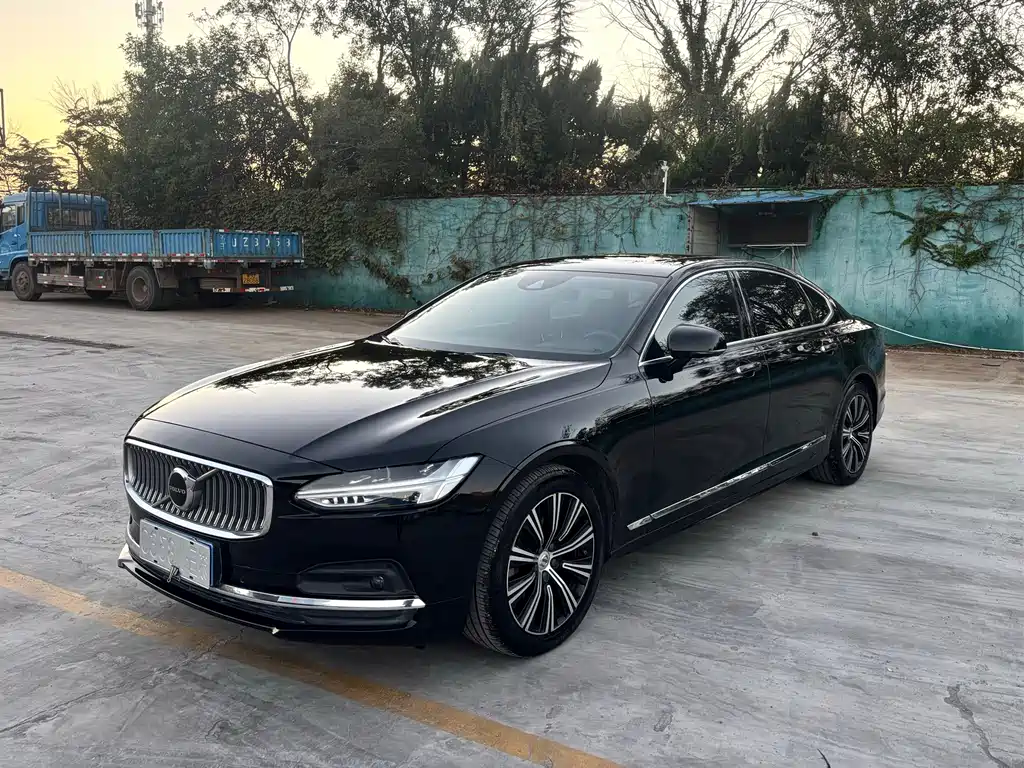 Volvo S90