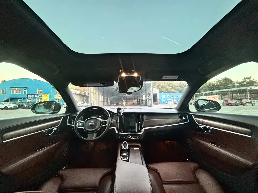 Volvo S90 — миниатюра 16