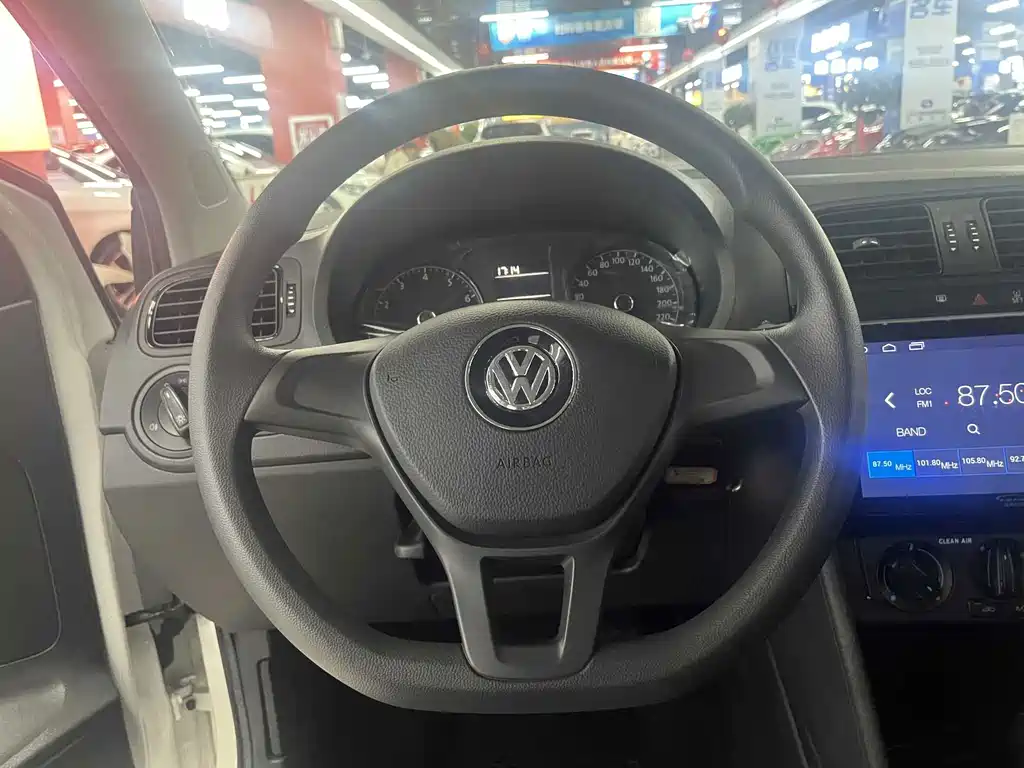 Volkswagen Polo — миниатюра 9