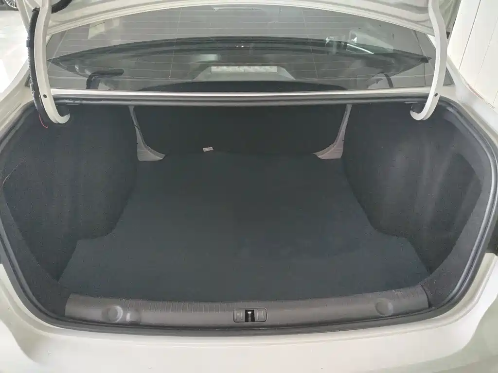 Volkswagen Lavida — миниатюра 9
