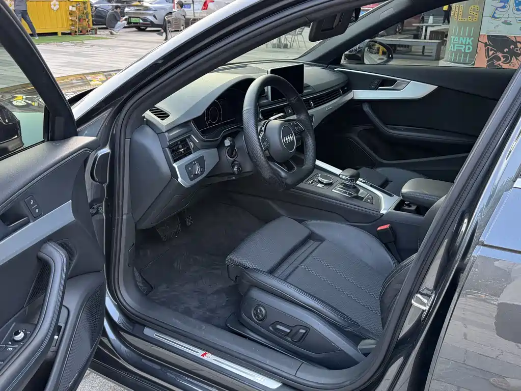 Audi A4L 2019 45 TFSI quattro Sport V
