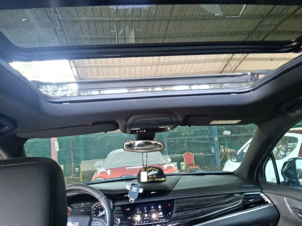 Cadillac XT6 — миниатюра 9