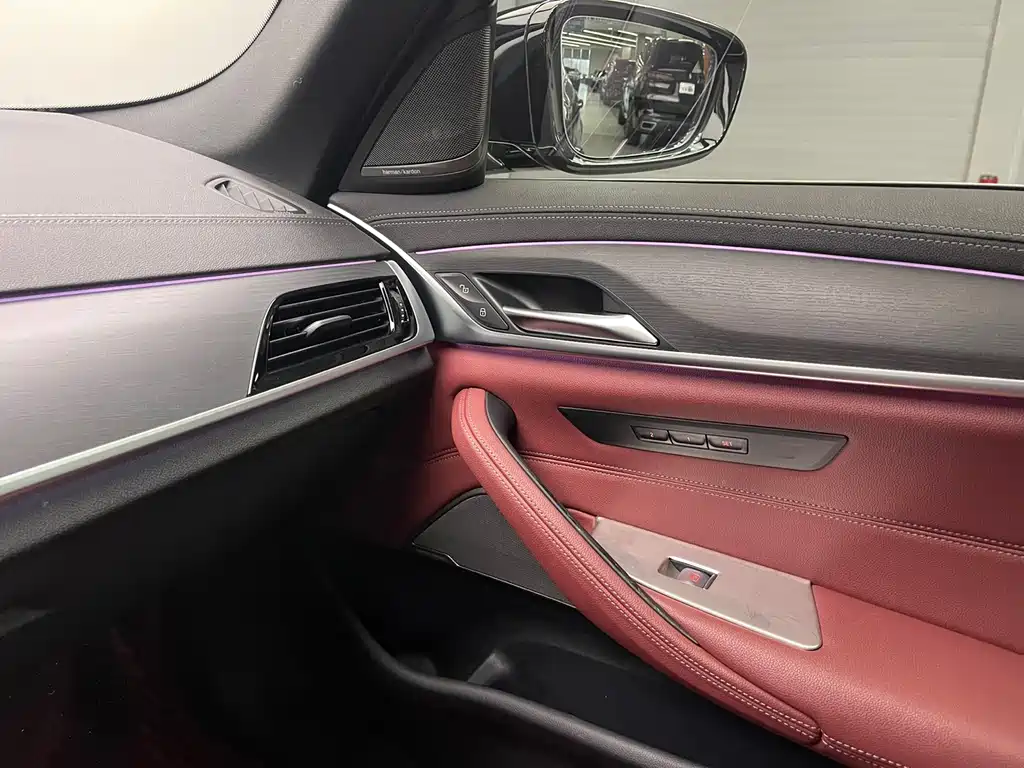 BMW 5 Series — миниатюра 16