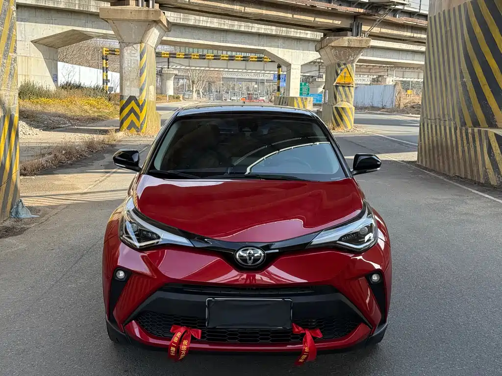 Toyota C-HR 2.0L Luxury Edition, фото 3