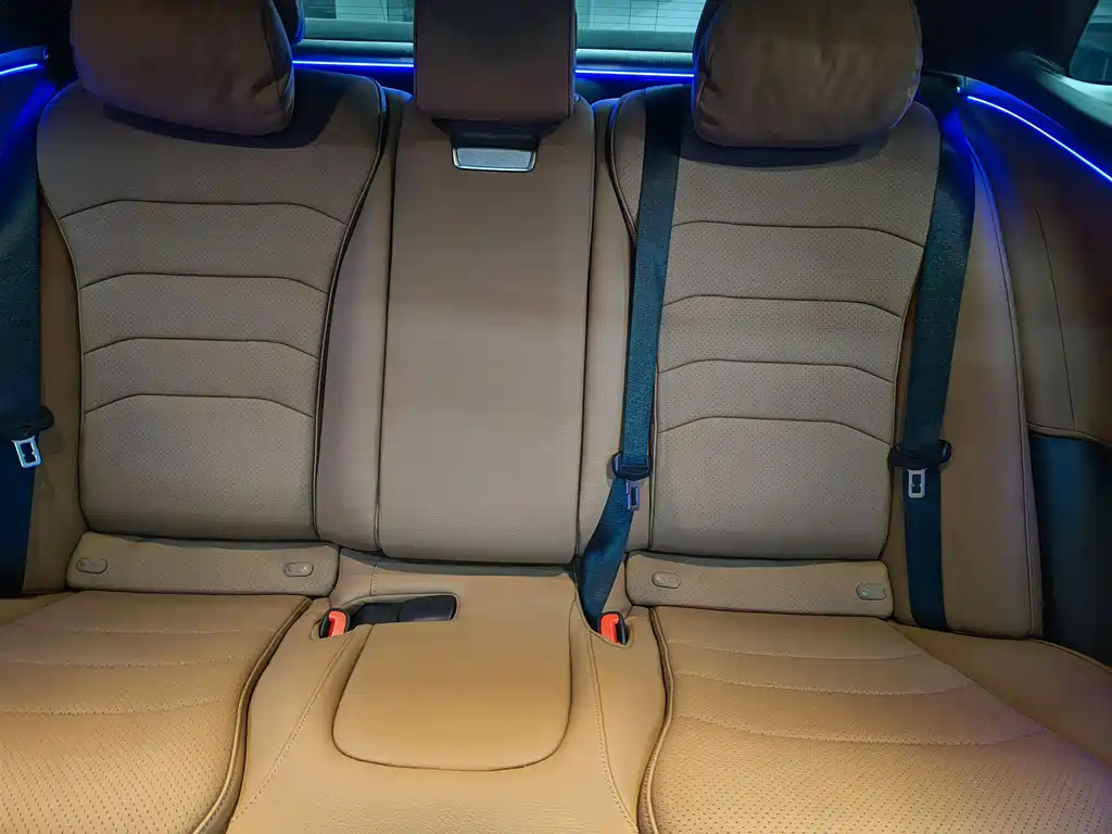 Mercedes-Benz E-Class — миниатюра 12