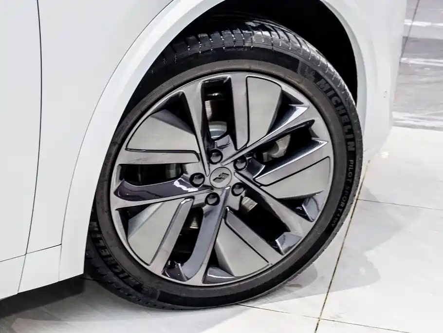 Li Auto Li L7 — миниатюра 30