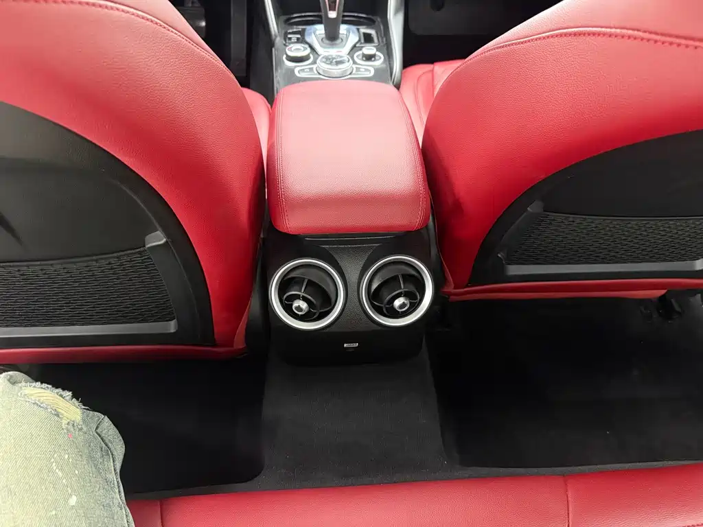 Alfa Romeo Giulia — миниатюра 17
