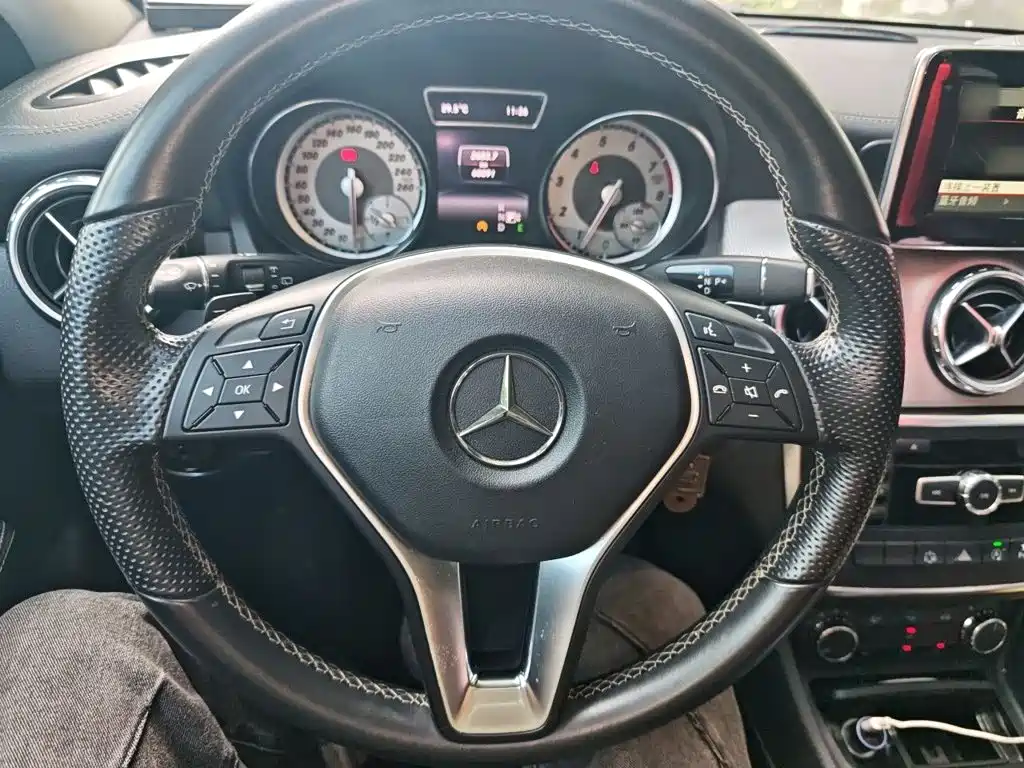 Mercedes-Benz GLA — миниатюра 6
