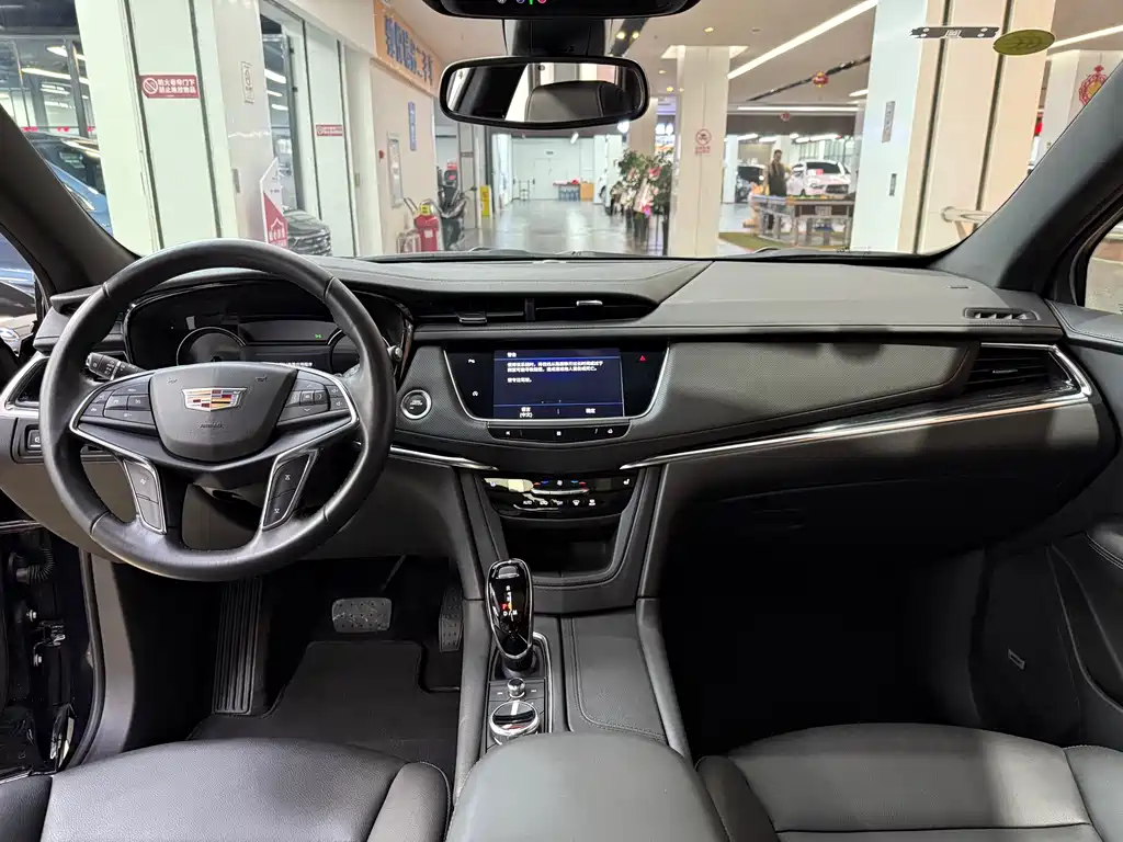 CADILLAC XT5