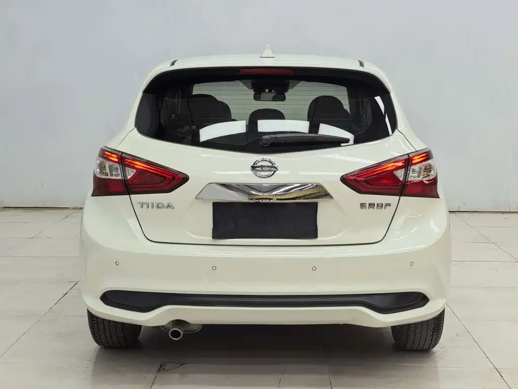 Nissan Tiida — миниатюра 14