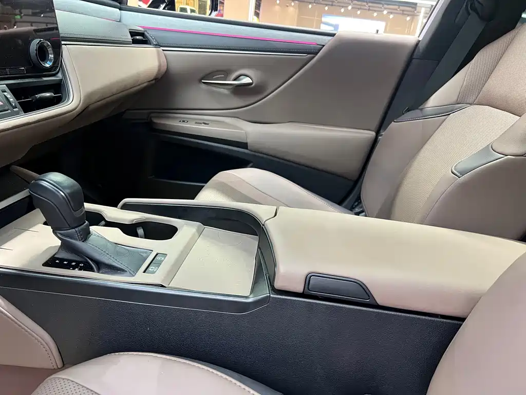 Lexus ES — фотографии объявления, Фото 7