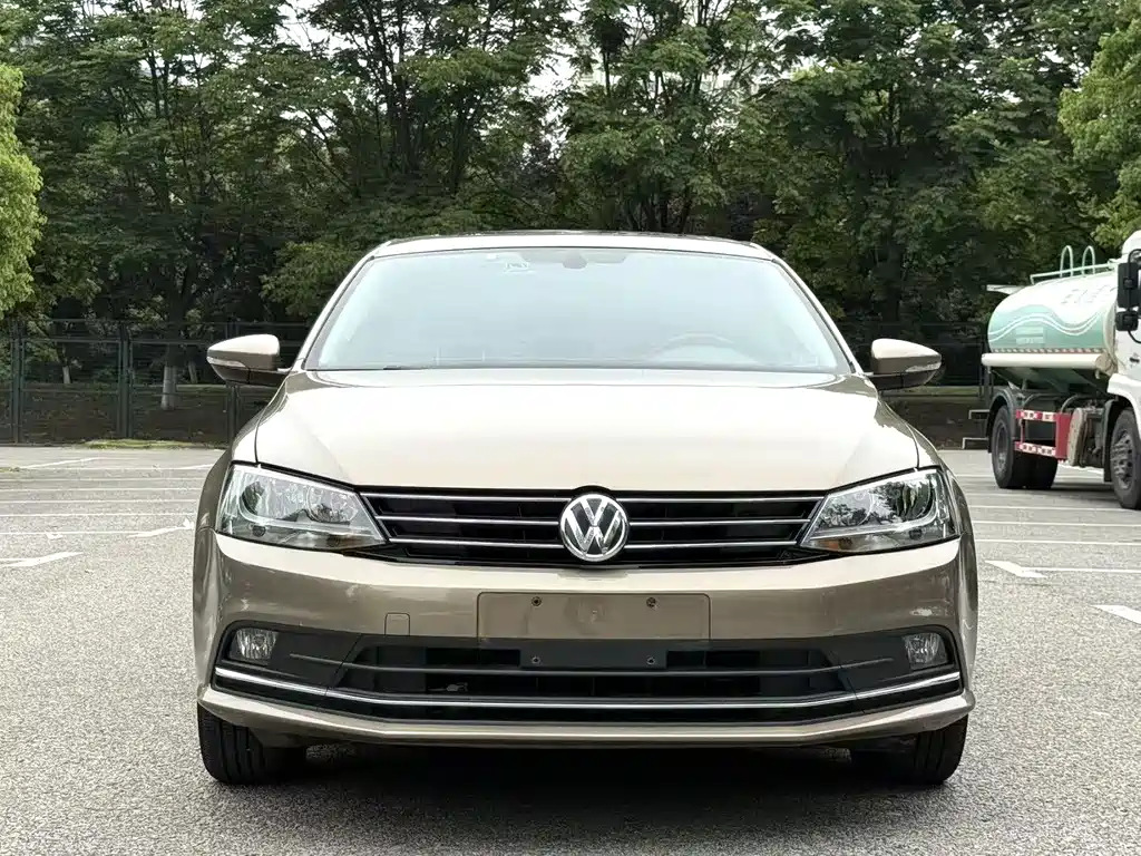 Volkswagen Sagitar 2019