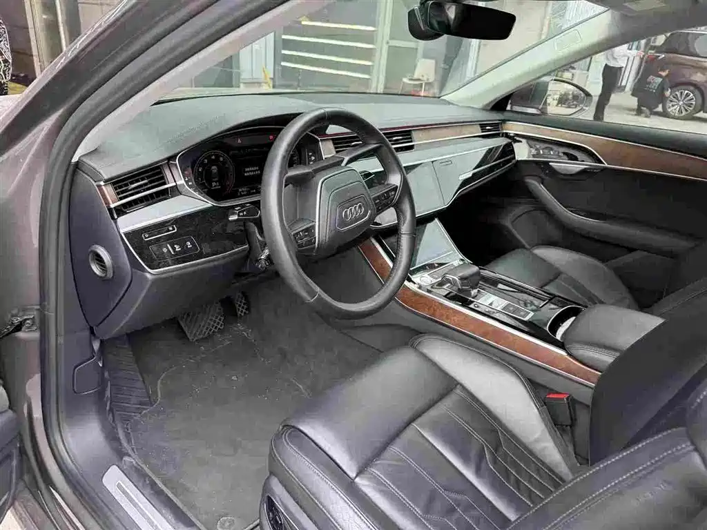 Audi A8 — миниатюра 3