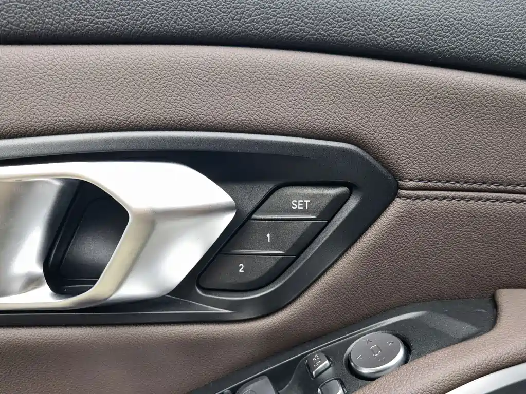 BMW 3 Series — миниатюра 15