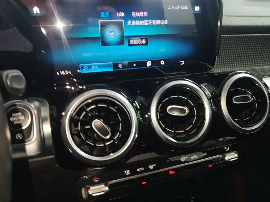 Mercedes-Benz GLB — миниатюра 13