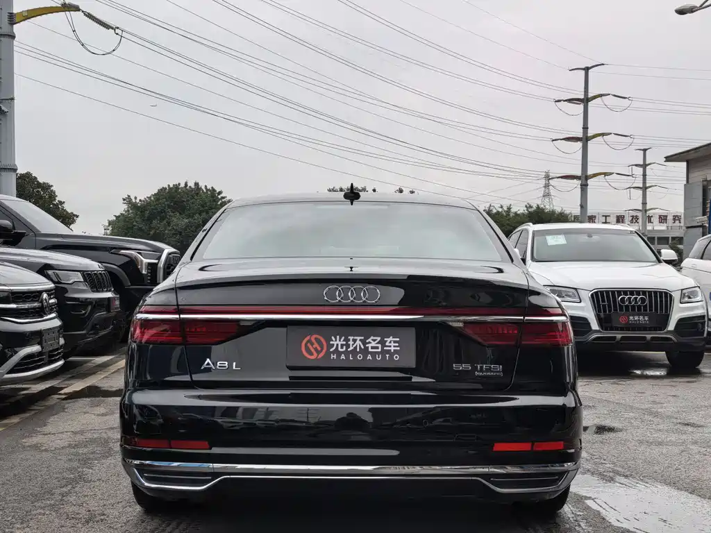AUDI A8