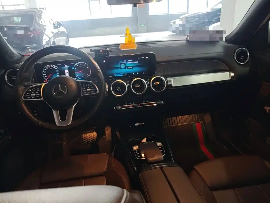 Mercedes-Benz GLB — миниатюра 10