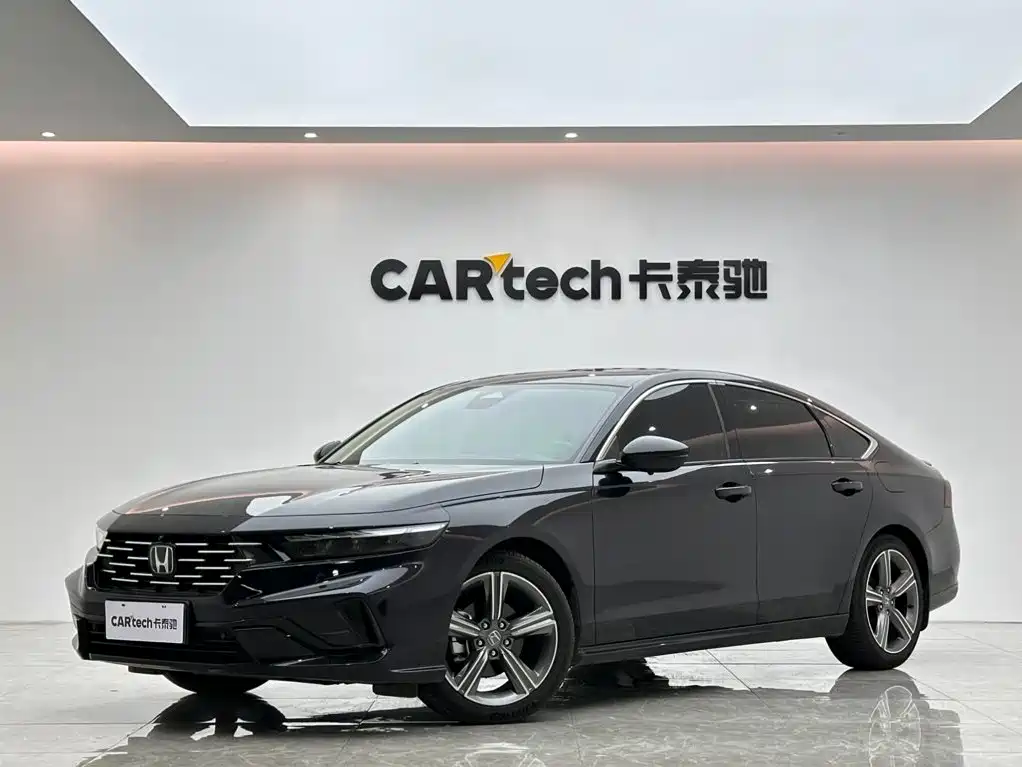 2025 Honda Accord - zdjęcie 1 z 15