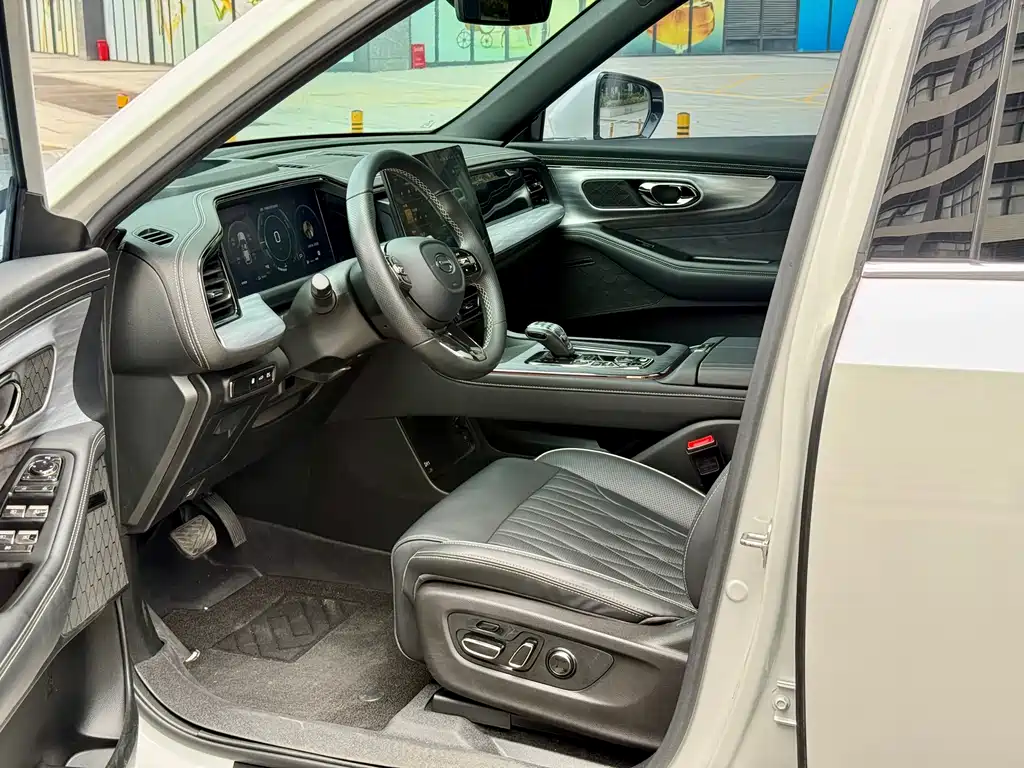 GAC GS8 2022 2.0TM Luxury ( мест)