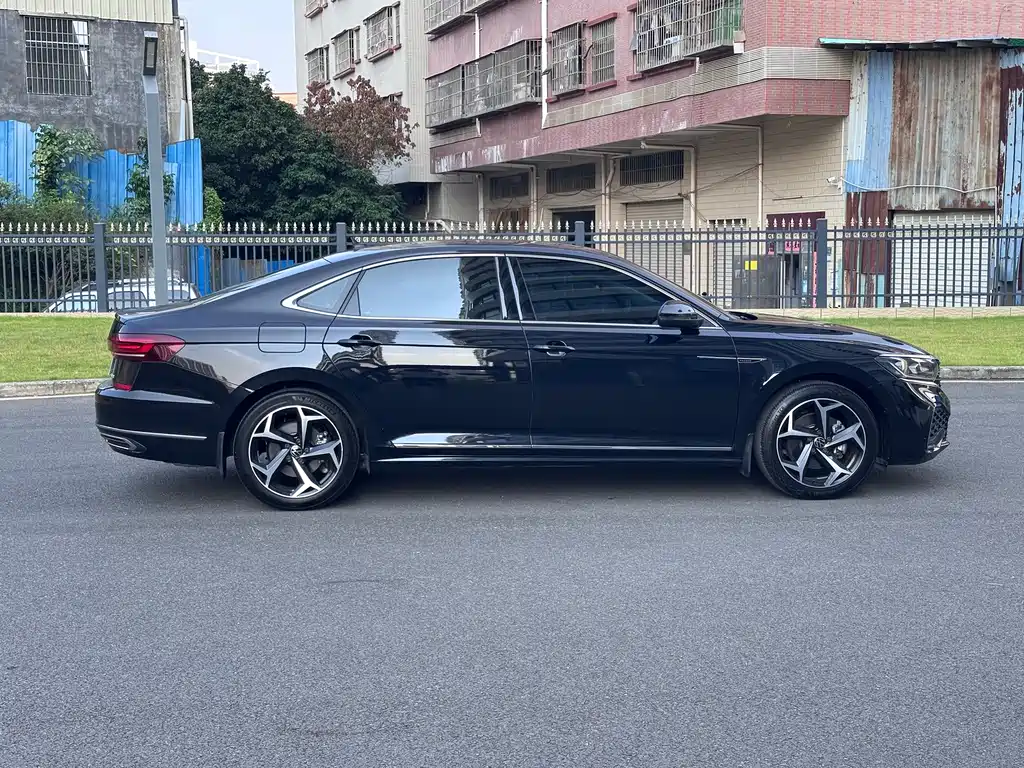 Volkswagen Passat — миниатюра 14