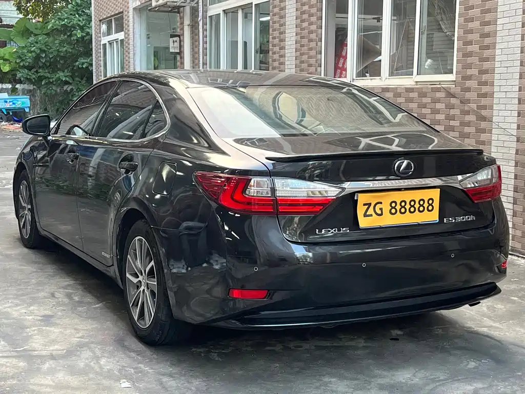 Lexus ES — миниатюра 6