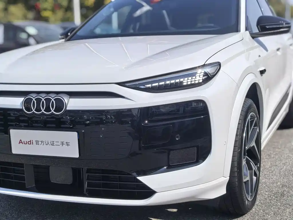 Audi Q6L e-tron — миниатюра 13