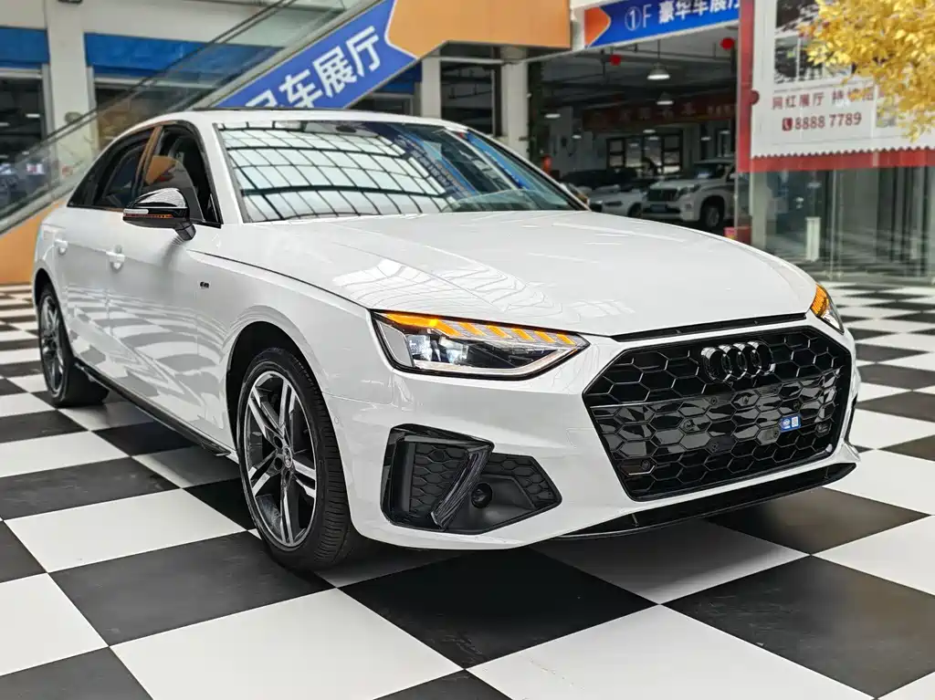 Audi A4L 2022 40 TFSI Luxury