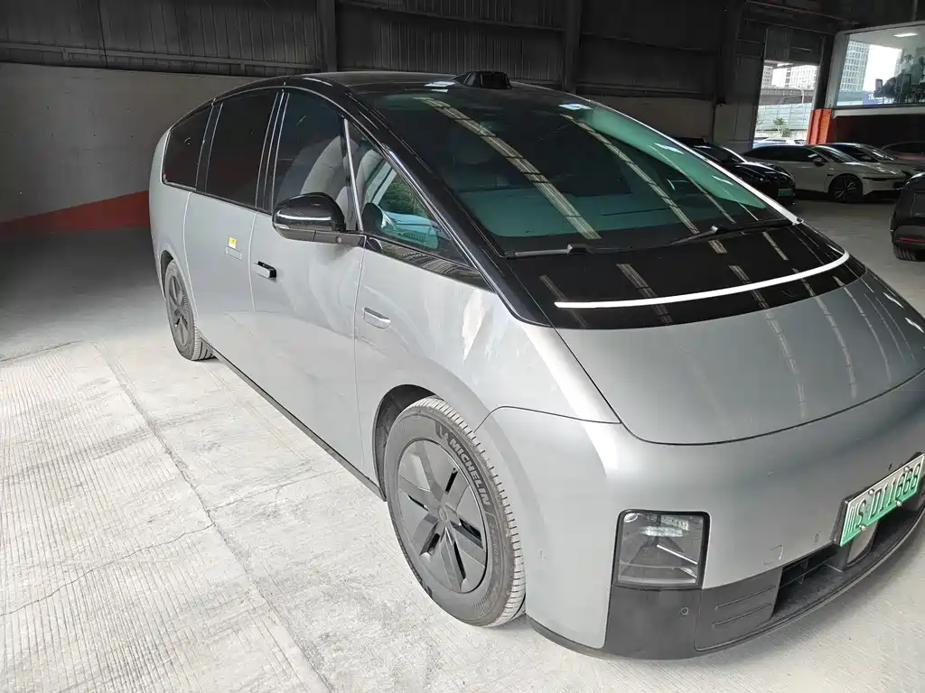 Li Auto Li MEGA — миниатюра 2