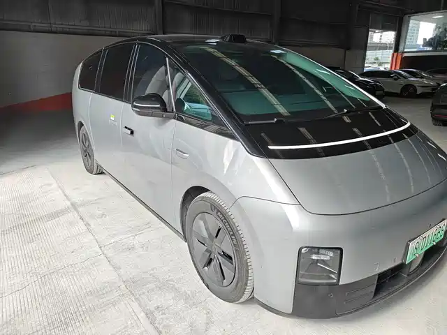 Li Auto MEGA