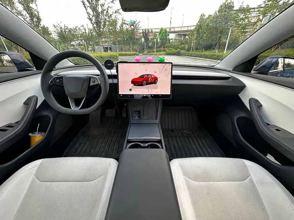 Tesla Model 3 — миниатюра 11