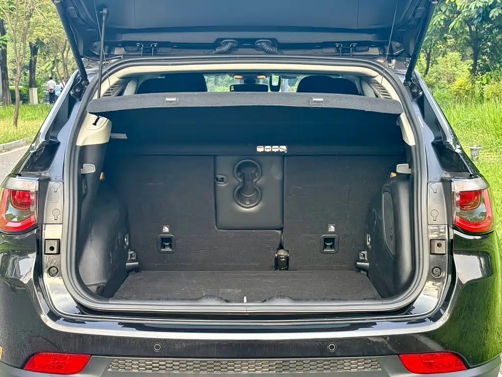 Jeep Compass — миниатюра 9