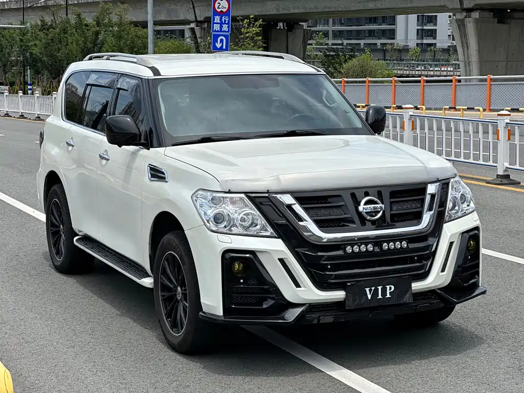 Nissan Patrol — миниатюра 3
