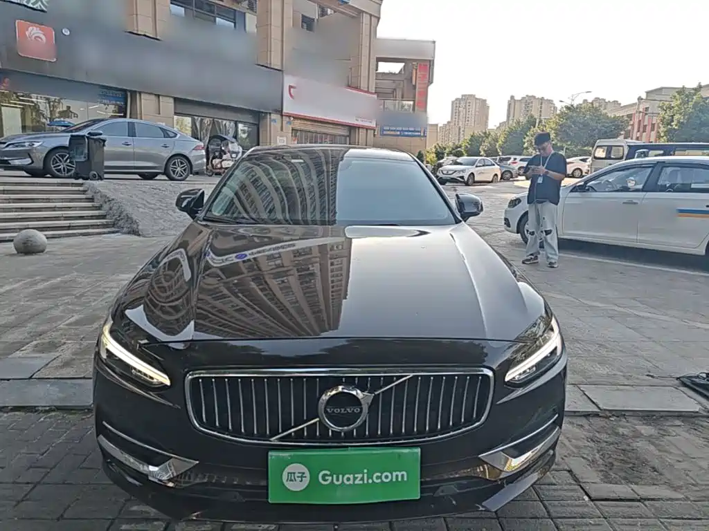 Volvo S90 — миниатюра 3