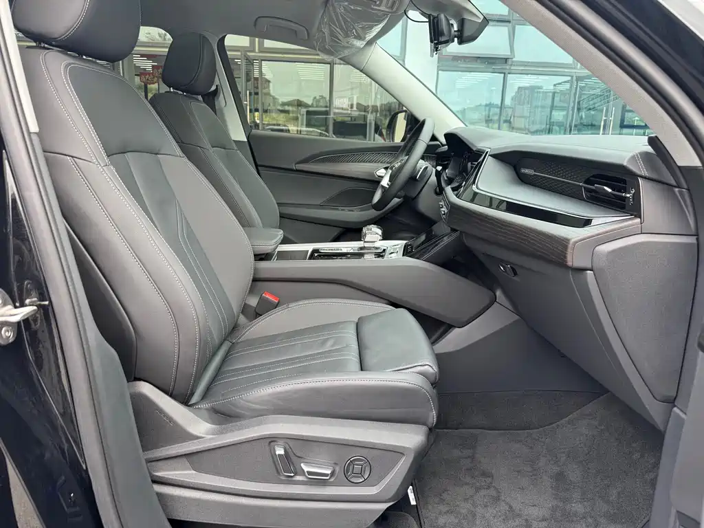 Audi Q6 — миниатюра 6
