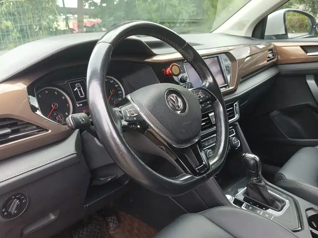 Volkswagen Tharu — миниатюра 4