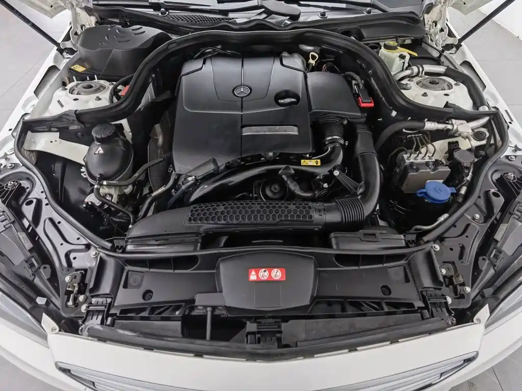 Mercedes-Benz E-Class — миниатюра 6