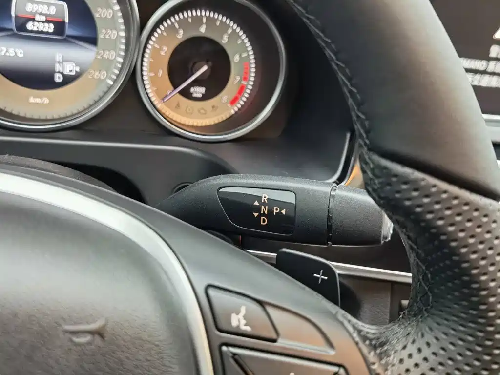 Mercedes-Benz E-Class — миниатюра 13