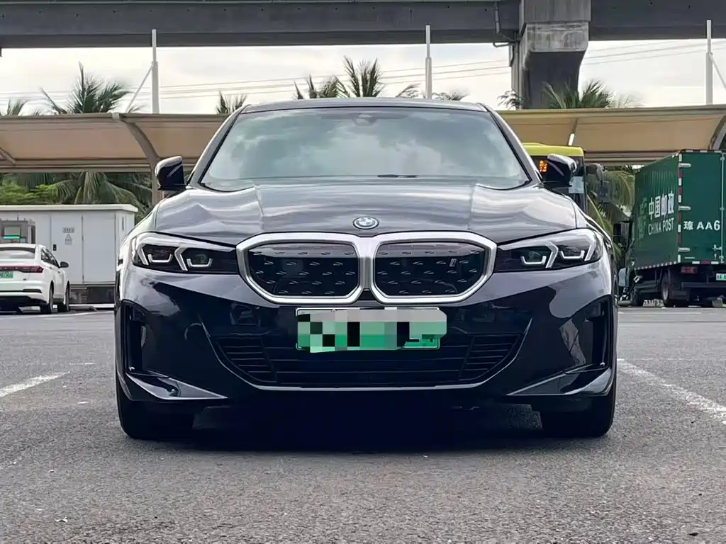 BMW i3 2022 eDrive 35 L