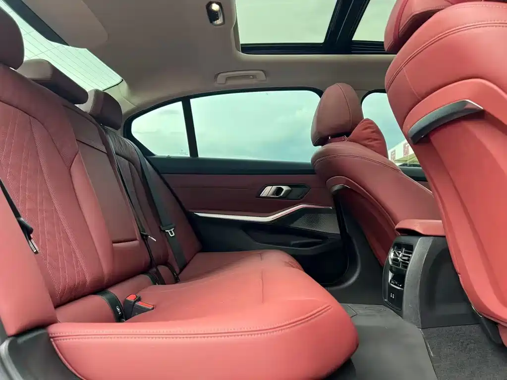BMW i3 2022 eDrive 35 L