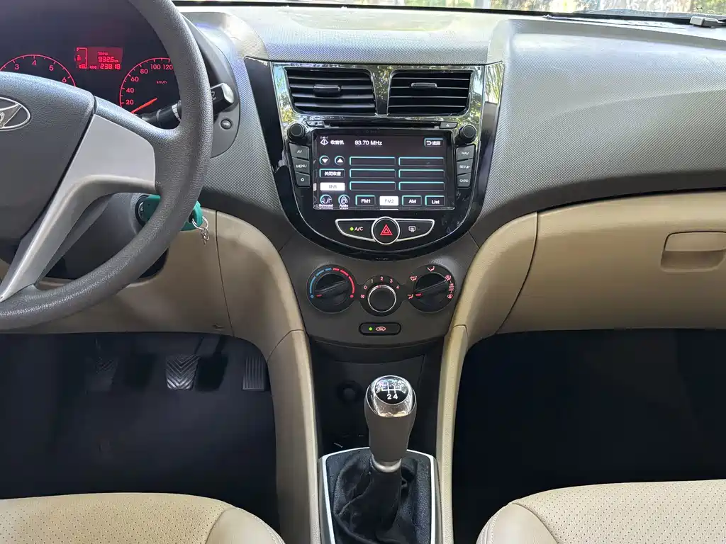 Hyundai Verna — миниатюра 8