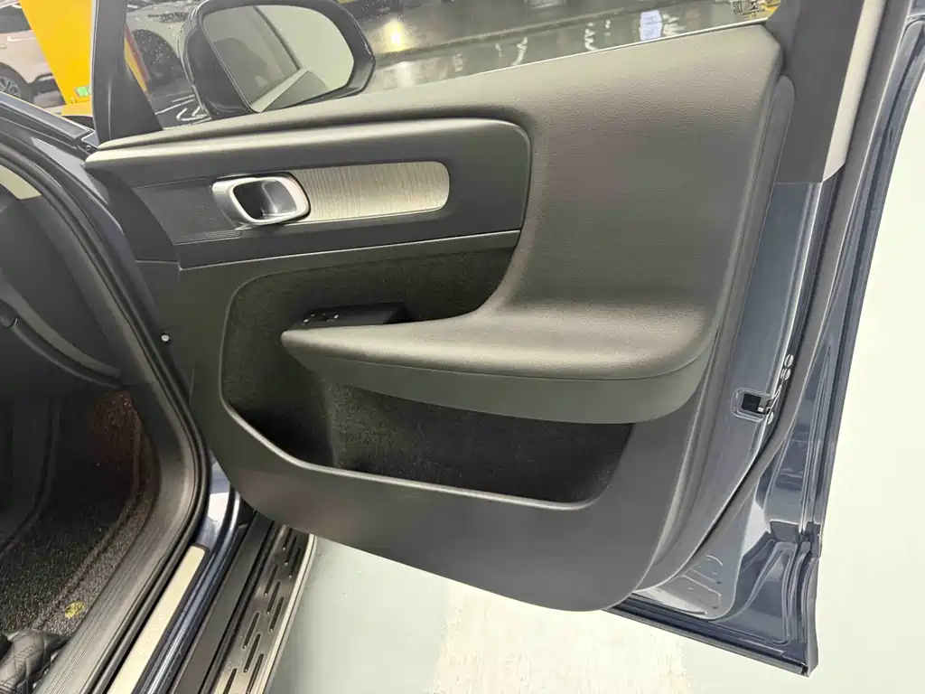 Volvo XC40 2022 T4 Luxury