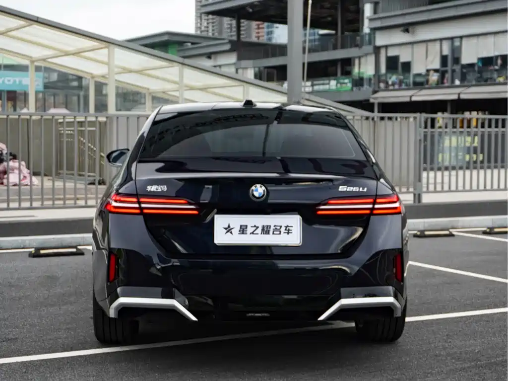 BMW 5 Series — миниатюра 7