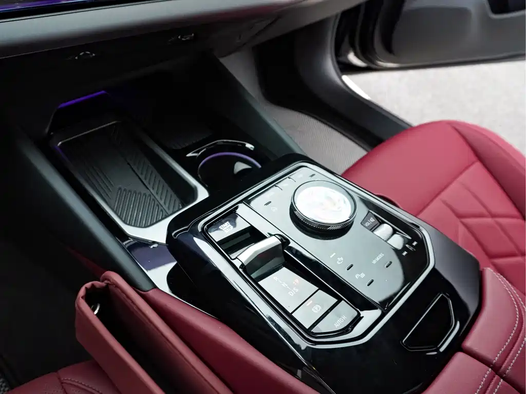 BMW 5 Series — миниатюра 14