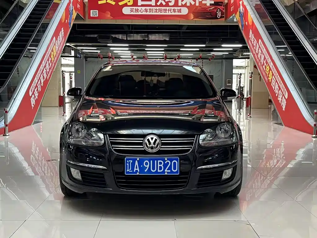 Volkswagen Sagitar 2011 1.6L AT Fashion