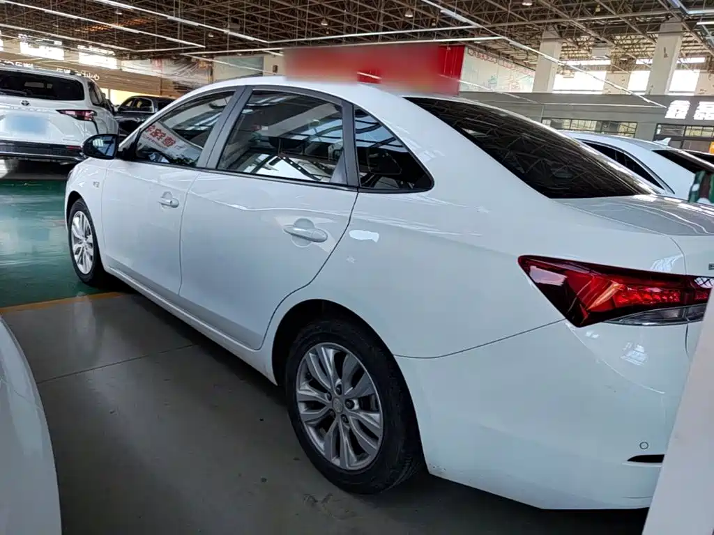 Buick Excelle — миниатюра 5
