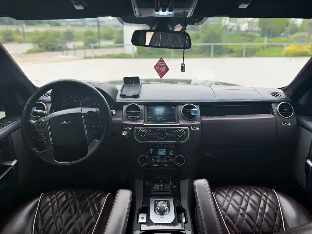 Land Rover Discovery 2015 3.0 SC V6 SE