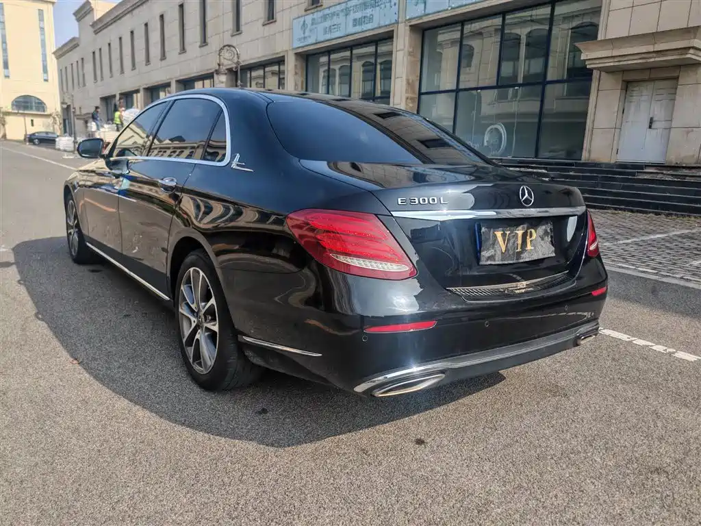 Mercedes-Benz E-Class — миниатюра 19